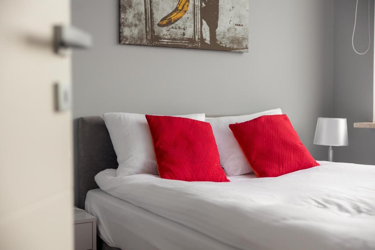 Hlonda Deluxe Apartment With Terrace Варшава Экстерьер фото