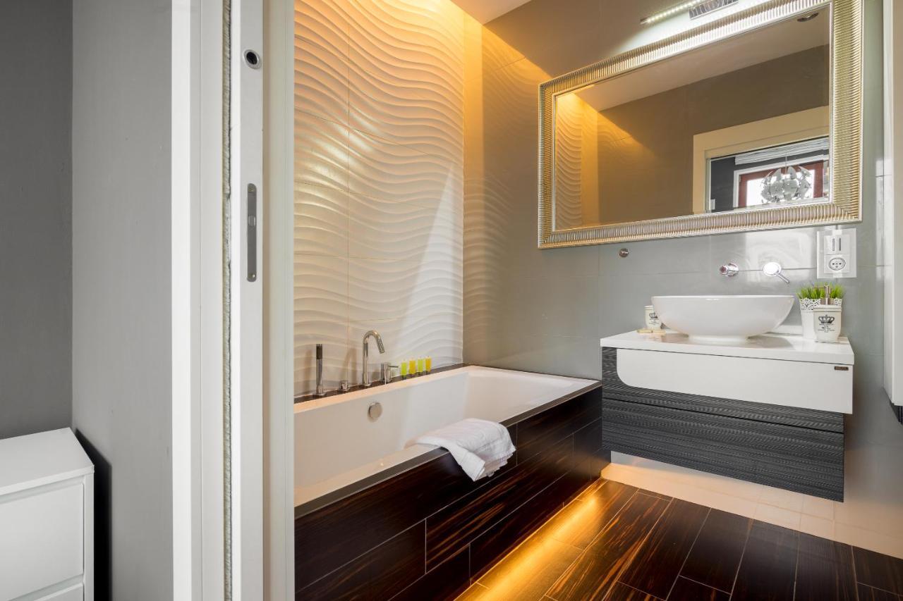 Hlonda Deluxe Apartment With Terrace Варшава Экстерьер фото