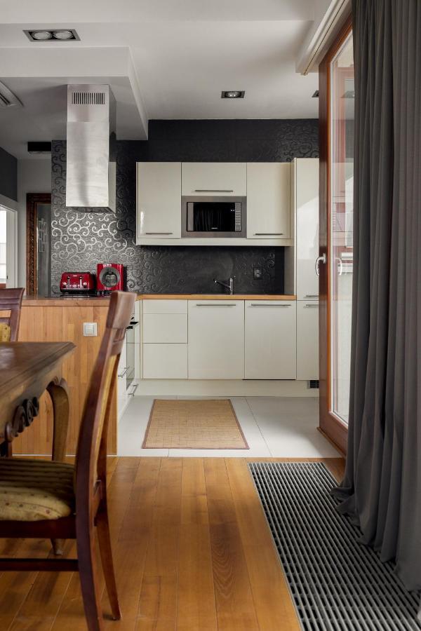 Hlonda Deluxe Apartment With Terrace Варшава Экстерьер фото